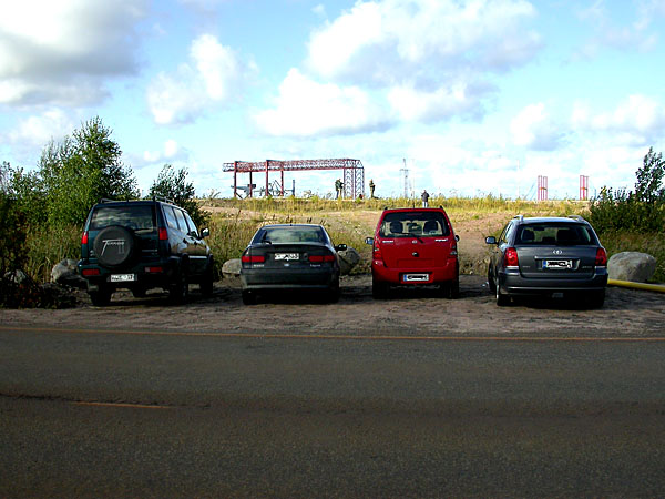 Autoja parkkissa Autoja parkkissa