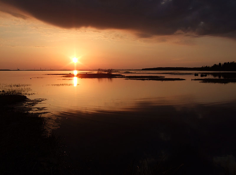 Aurinko laskee Aurinko laskee