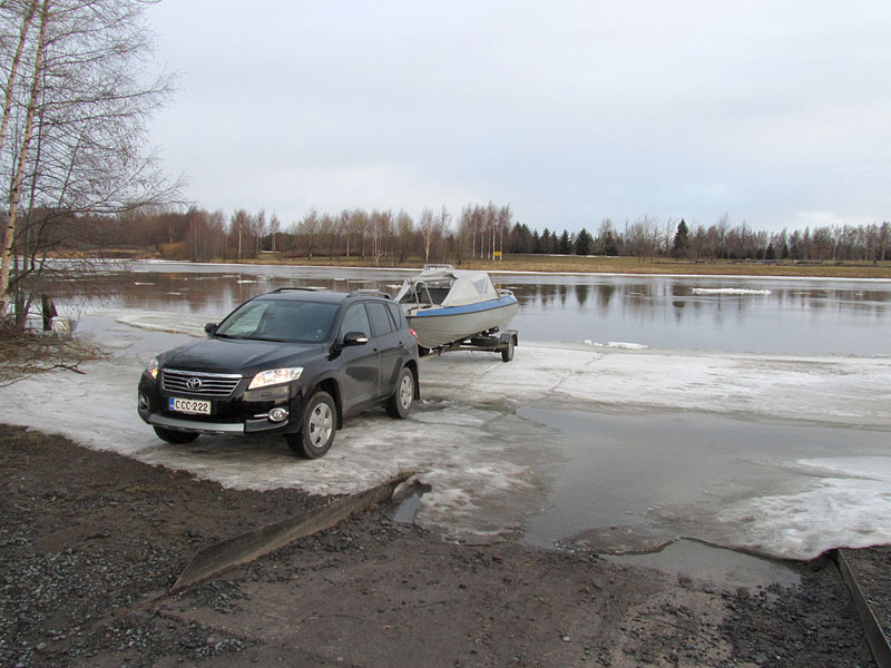 Rav4 ja Buster M Karjarannassa