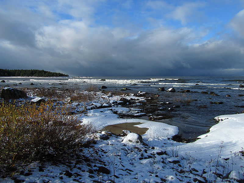 Kallioluoto, kuuropilviä Kallioluoto, kuuropilviä