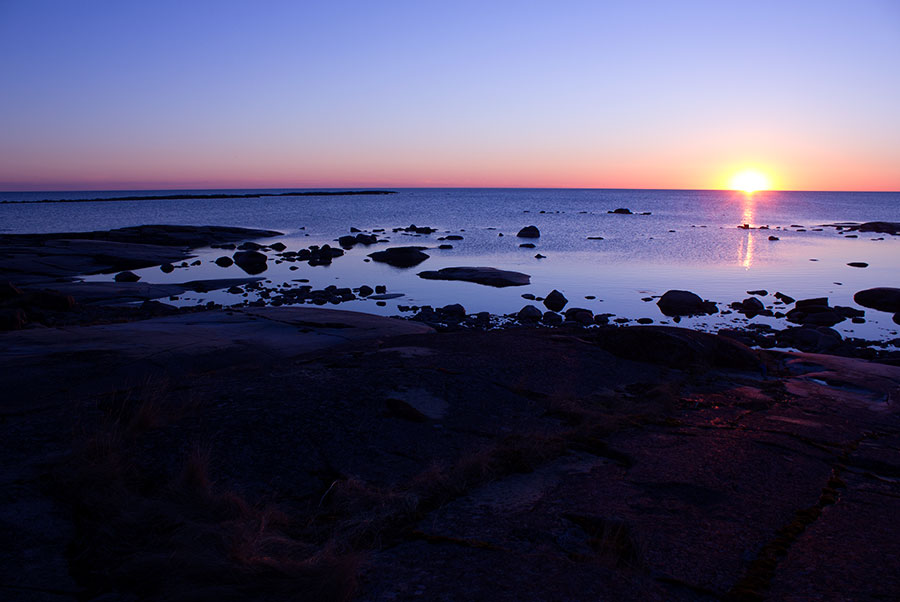 Aurinko laskee L�nnennokalla