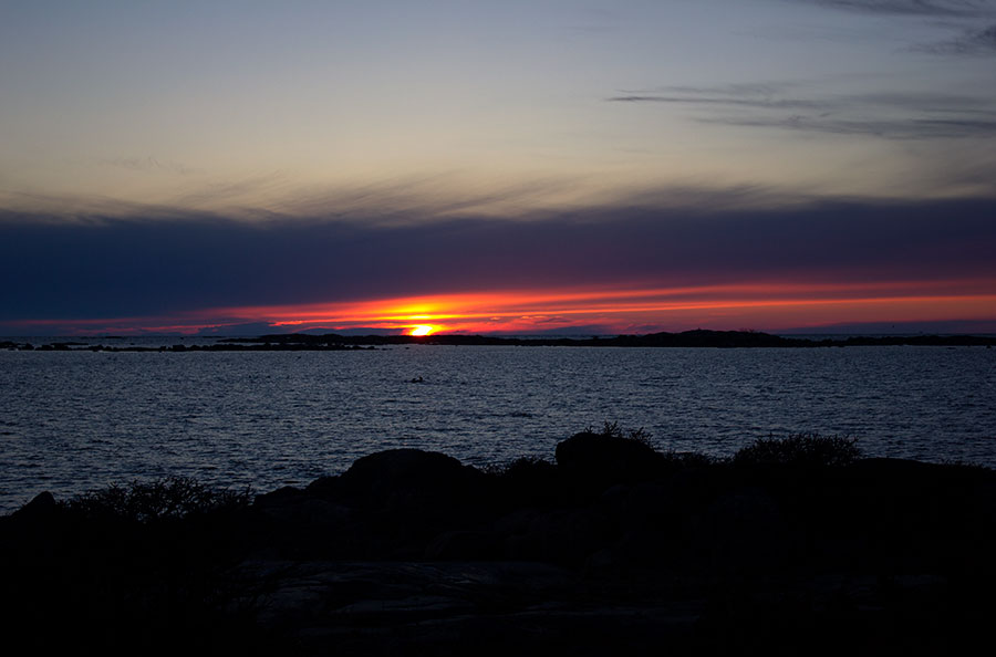 Auringonlaskun aikaan Auringonlaskun aikaan