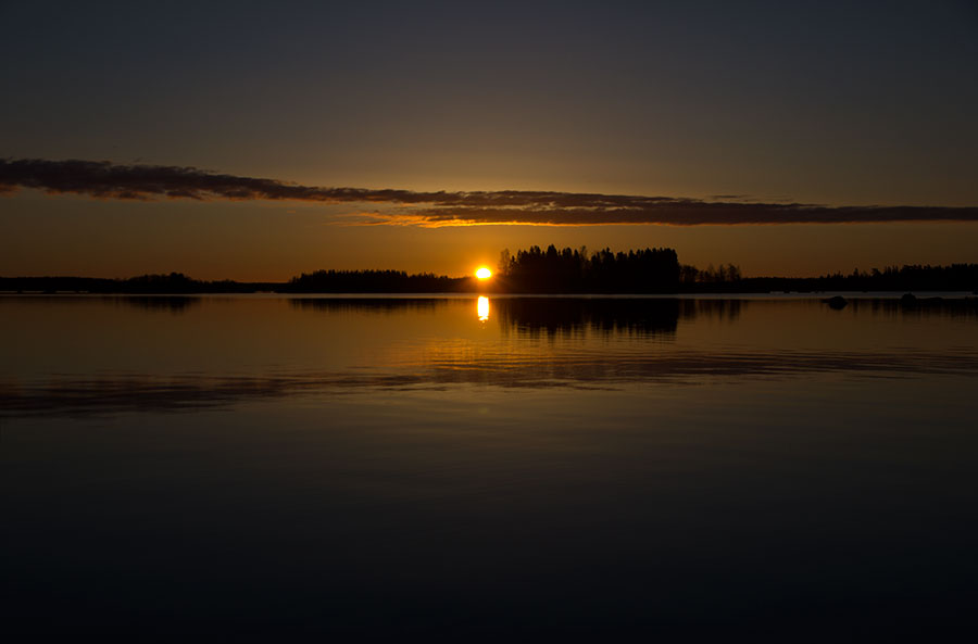 Aurinko nousee Aurinko nousee