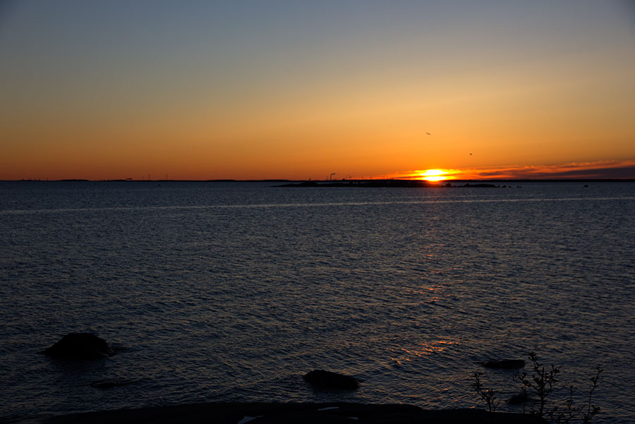 Aurinko nousee Aurinko nousee