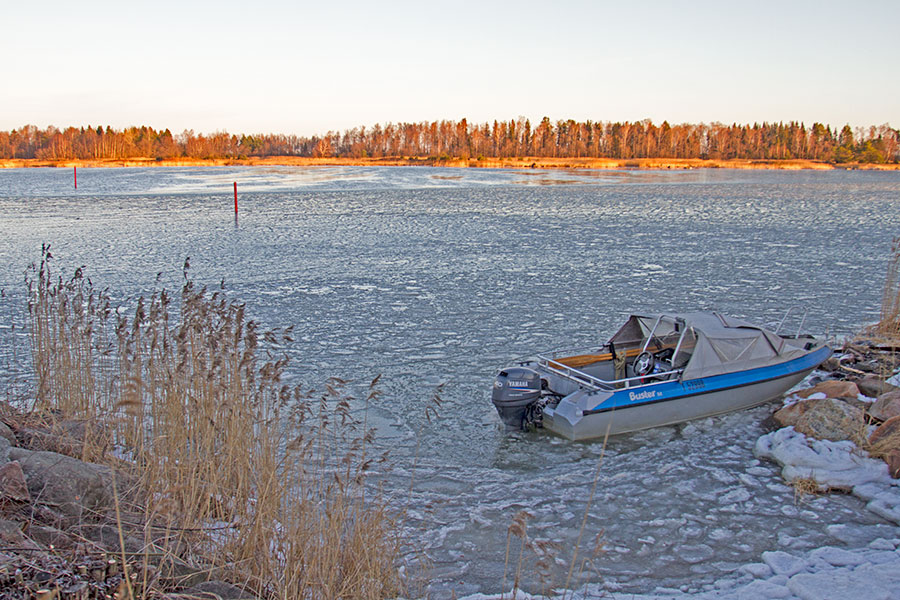 Aamun riitettä liuskalla Aamun riitettä liuskalla