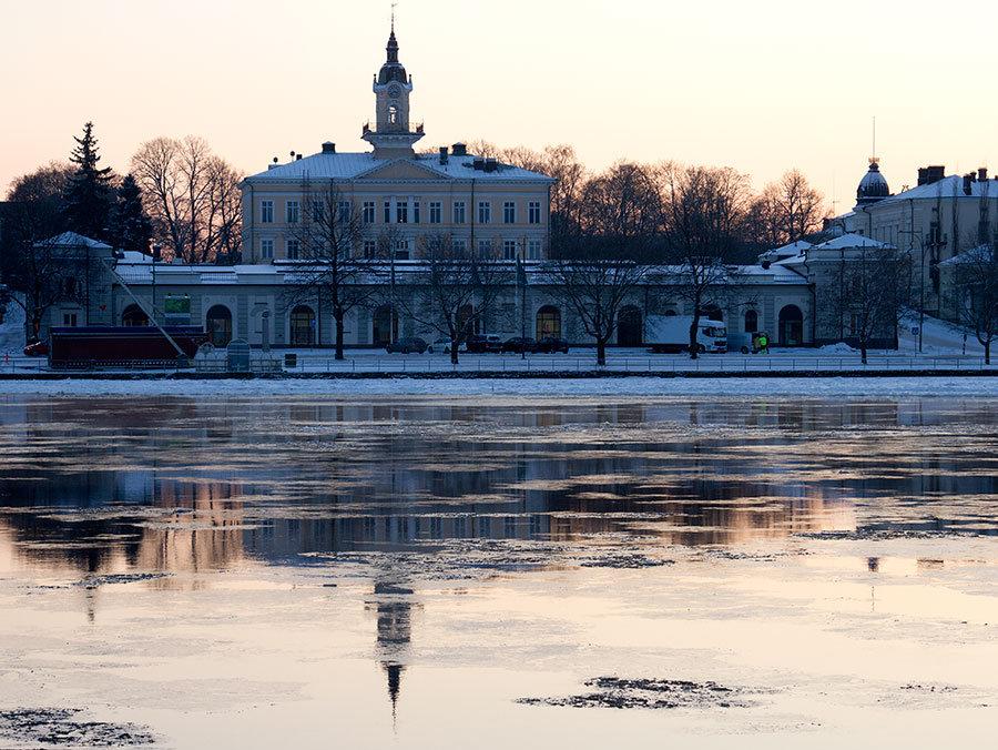 Etläranta, taidemuseo ja raatihuone Etläranta, taidemuseo ja raatihuone