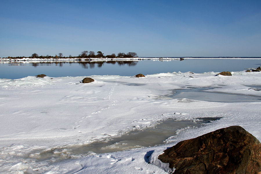 Maa-Pöksy ja jäljet Maa-Pöksy ja jäljet