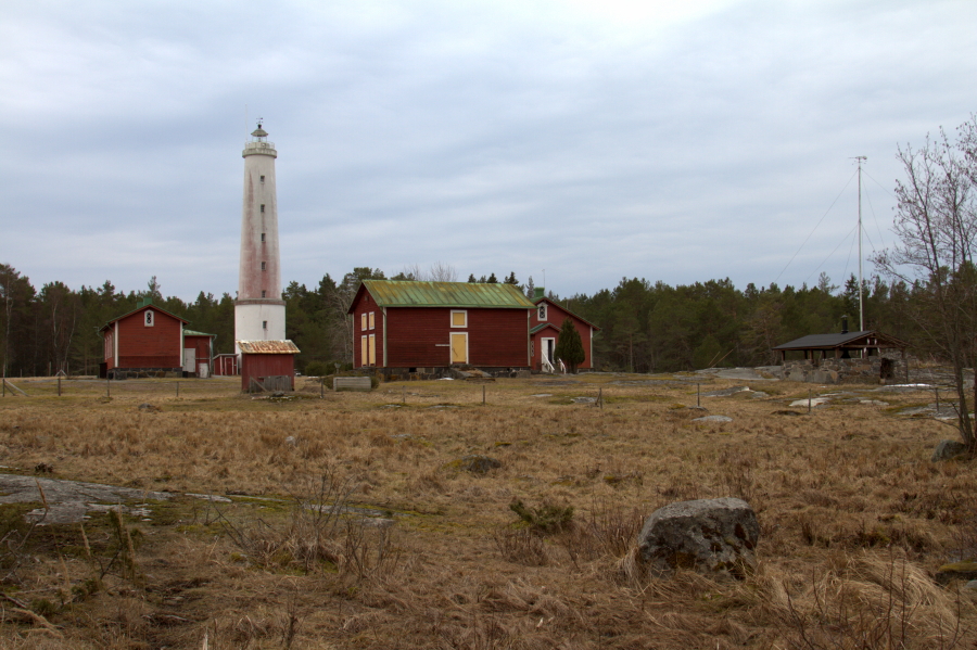 Majakka ja piharakennukset
