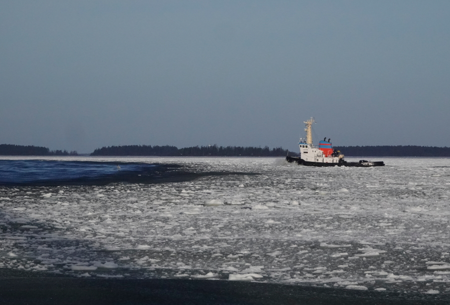 Hinaaja Koirahaudan jäissä