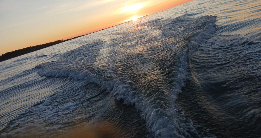 Ja maihin...